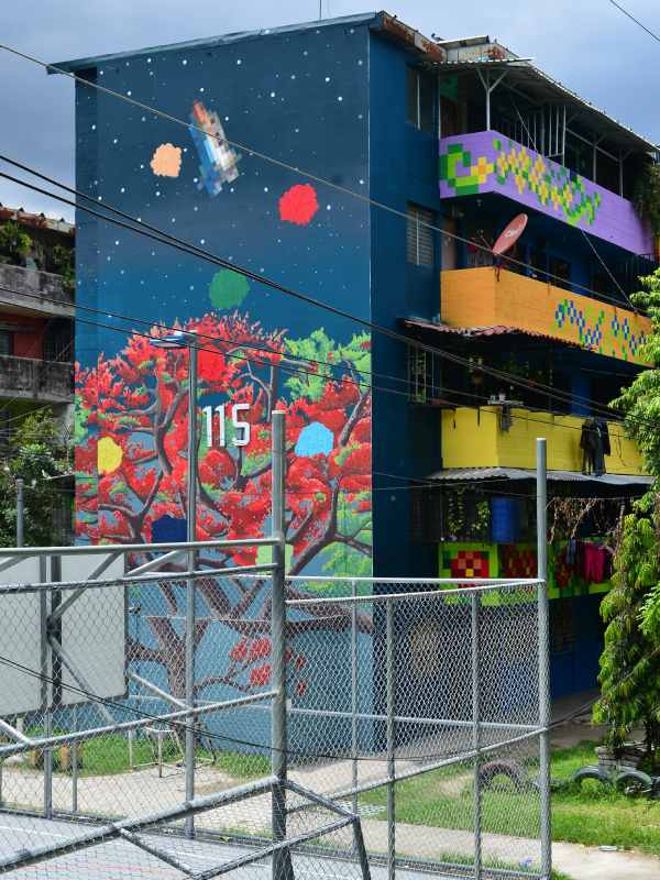 Edificios de la Colonia Zacamil que funcionan como apartamentos, popularmente conocidos como "Los 400". Zacamil, Mejicanos, San Salvador Centro