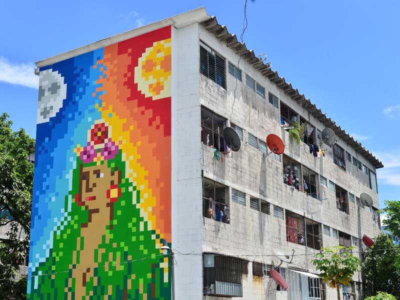 Edificios de la Colonia Zacamil que funcionan como apartamentos, popularmente conocidos como "Los 400". Zacamil, Mejicanos, San Salvador Centro