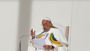 papa francisco en misa