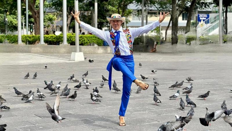 bailarín Henry Urías, homenaje a la patria