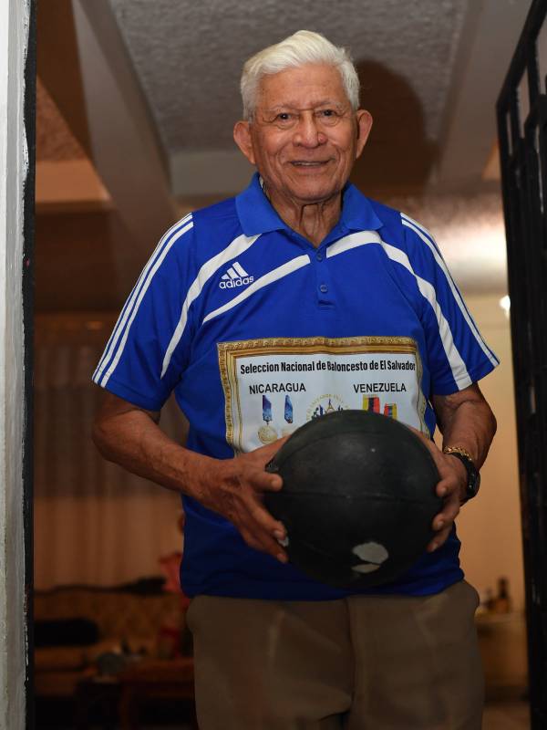 Chomingo Chavez leyenda basketbal