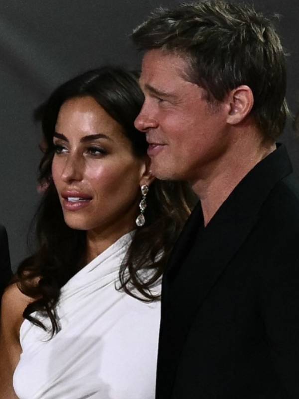 Inés de Ramón y Brad Pitt