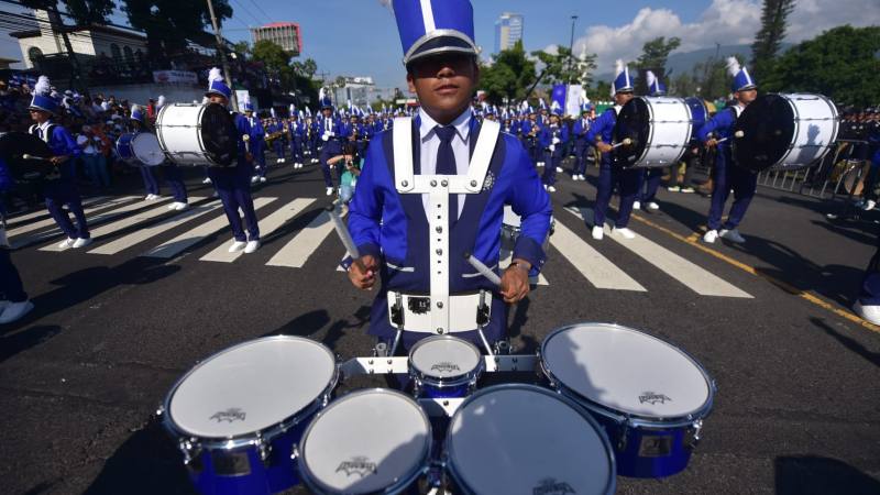 Desfile Independencia músicos