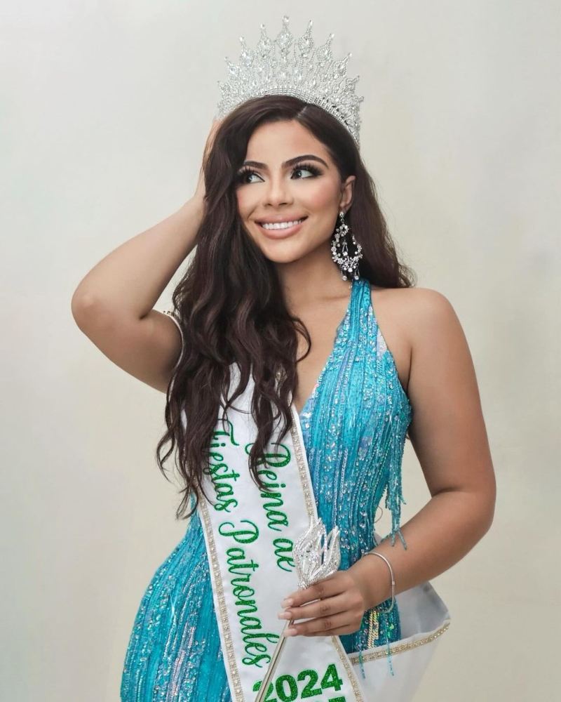 Laura Issela Medrano, jurado de Miss Universo El Salvador. Es reina de Anamorós.