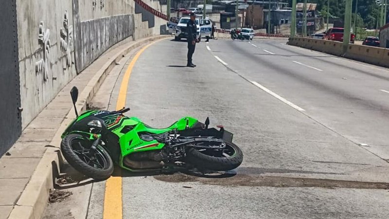 Motorcyclist dies after crashing into wall in Paso del Jaguar