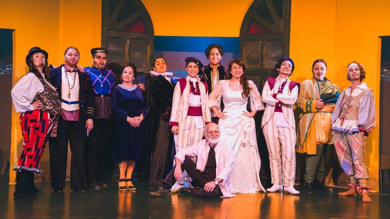 Epifanía de reinas en el Teatro Luis Poma