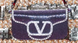 Roban bolsos Valentino por valor de 140,000 euros en tienda de Roma