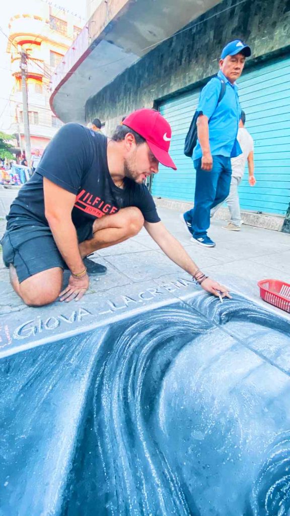 Giovanni Coccia, artista Madonnari en el Centro Histórico de San Salvador