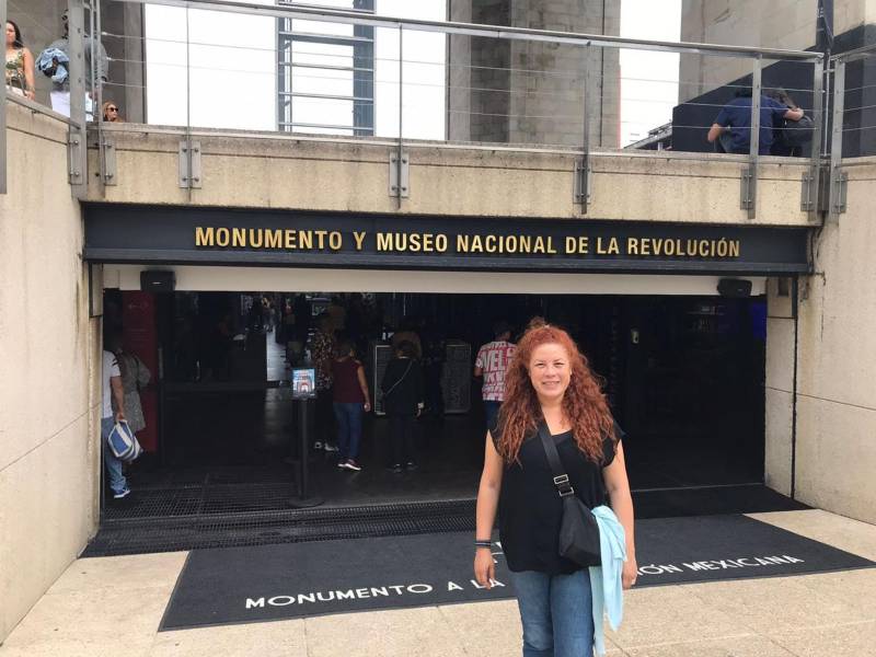 Magaly Castellon en el Museo de la Revolucion de Mexico