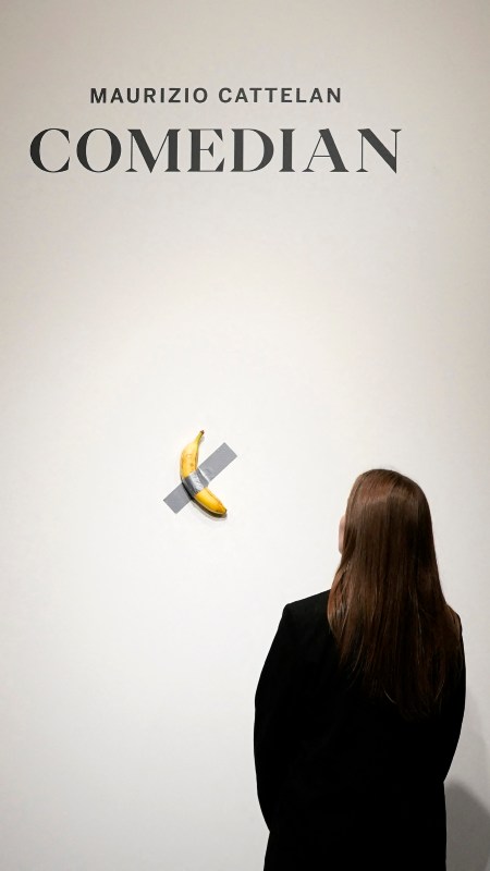 Maurizio Cattelan - Banana pegada pared