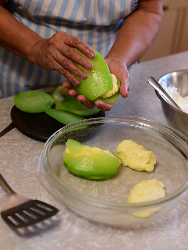 Preparando rellenos de guisquil