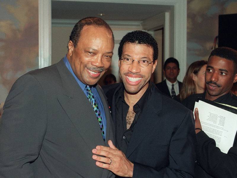 Quincy Jones y Lionel Richie en los Grammy