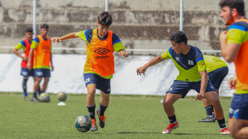 Sub 17 entrenamientos Premundial 2025