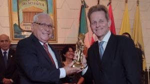 daniel rucks premio ateneo