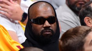 kanye wets ye demanda