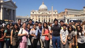 Luchy con los jovenes de la OSJ en Italia en julio de 2013