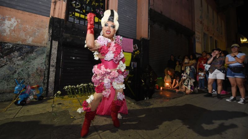 El bar es considerado un espacio seguro de expresión para la población LGBTIQ, libre de discriminación y de acoso. Foto EDH/ Menly González