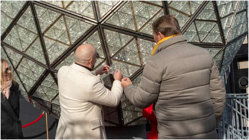 Pitbull- bola cristal en Times Square