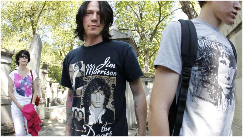 Fans de Jim Morrison, vocalista de The Doors