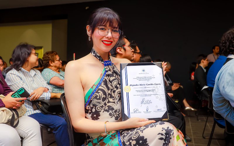 La reina de belleza salvadoreña Alejandra Gavidia también ganó en la categoría Testimonio. Foto: cortesía/ Ministerio de Cultura