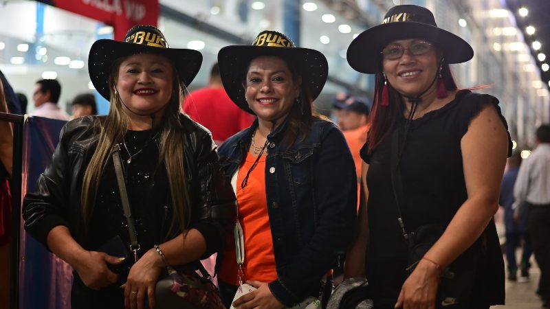 Elena, Sonia y Margarita aseguraron que cantarán cada canción a todo pulmón. Foto: EDH / Emerson Del CId