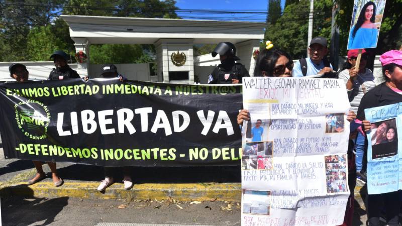 marcha victimas familiares detenidos regimen de excepcion (21)