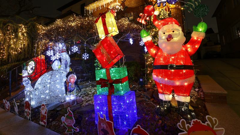 Los adornos de regalos llaman mucho la atención. Foto: AFP