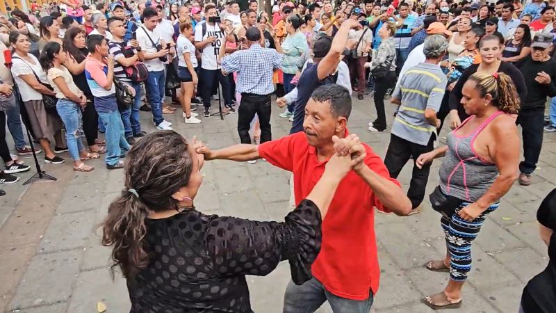 mueren bailarines del parque Libertad