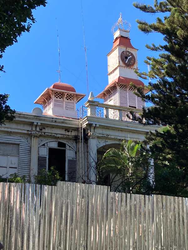 intervencion edificio hospital rosales estructura antigua con laminas traidas de belgica