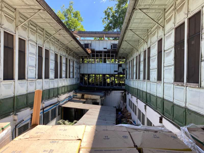 intervencion edificio hospital rosales estructura antigua con laminas traidas de belgica