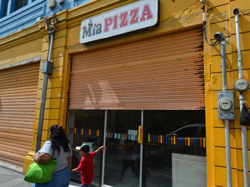 Mia Pizza cerro su sucursal en la Avenida España. Restaurante de pizza tradicional del centro de San Salvador.