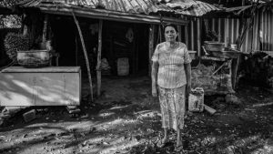 Vivir sobre las piedras del volcán Chaparrastique, casa de Virginia en riesgo
