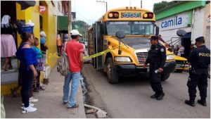 Bus de la Ruta 80-A atropelló a hombre en el Puerto de La Libertad