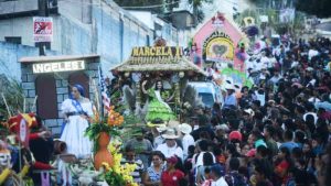 Desfile carretas típicas en Cojutepeque