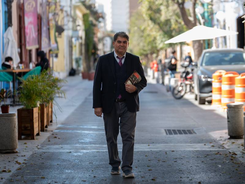 Escritor mexicano Juan Cedillo