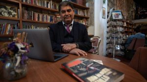 Escritor mexicano Juan Cedillo lanza nuevo libro