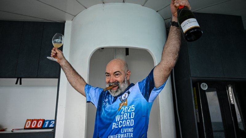 Guinness por vivir 120 dias bajo aguas