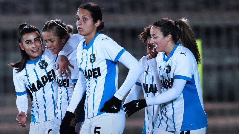 Samantha Fisher en la celebración del gol del 1-1 ante el Inter de Milán. Foto: U.S. Sassuolo Calcio.