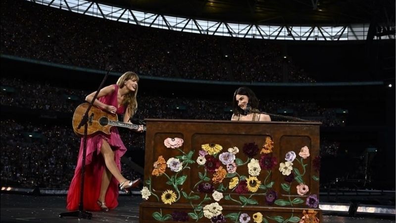 Taylor Swift y Gracie Abrams.