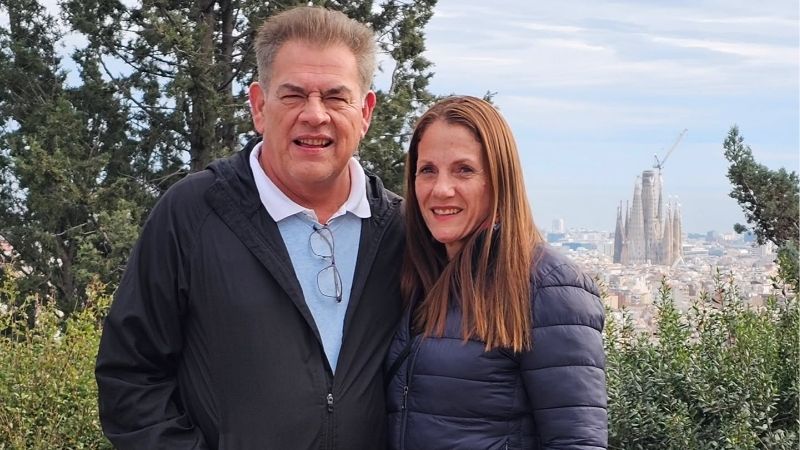 Moisés Urbina disfrutando su viaje por España con su esposa Maryssa. / 