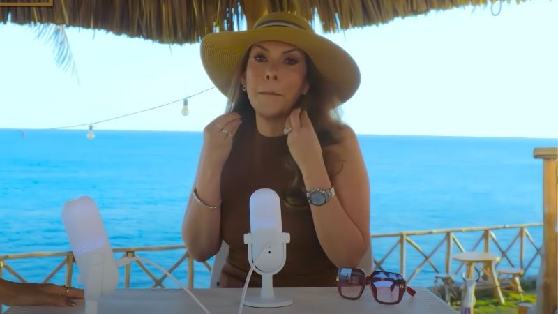 Verónica Safie se sincera en el podcast de Elena Villatoro.  / 