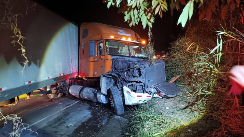 Motorista herido tras perder el control de rastra en la Panamericana