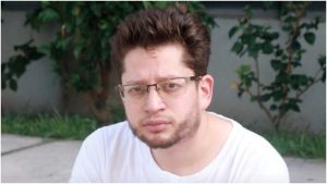 Acusan por más estafas a hombre que ofrecía invertir en bolsa de valores