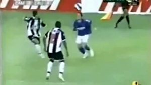 kerlon foquina brasil video viral recuerdo futbol maniobra truco