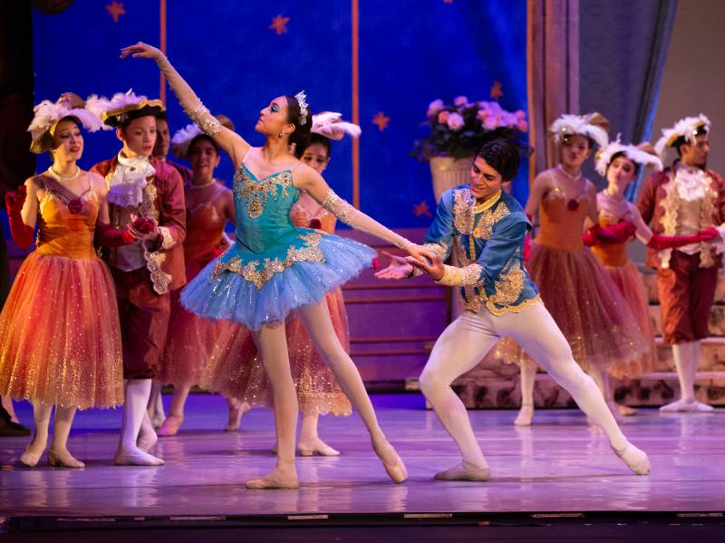 Bailarin Alexis Revillat de Ballet El Salvador