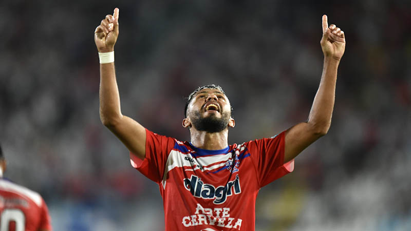 Roberto Melgar de Luis Angel Firpo celebra su gol en el partido por la fecha 6 del Clausura 2025 en el estadio Jorge Mágico González. Foto EDH / Emerson del Cid