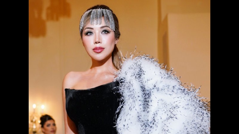 La modelo salvadoreña Andrea Morán durante el desfile de Diana Mahrach en la New York Fashion Week 2025. Foto: Cortesía Andrea Morán / Hideki Aono