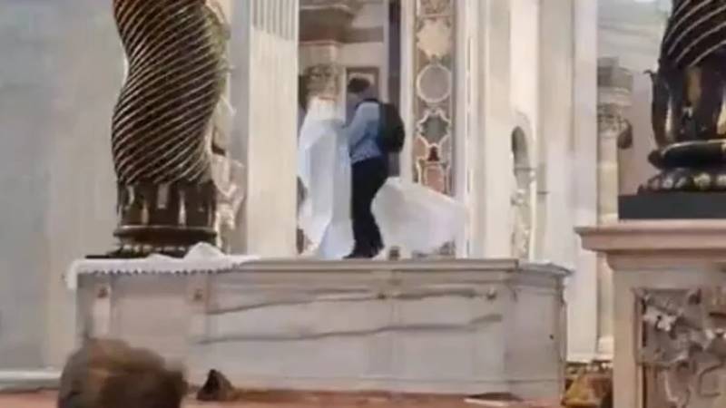 Ataque Basílica San Pedro