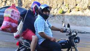 Migrantes que fueron deportados desde Estados Unidos llegan a El Salvador a la Gerencia de Atencion al Migrante.