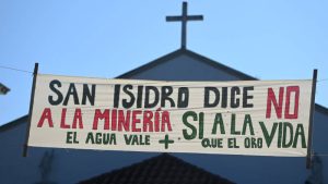FR-No Minería- Protesta- San Isidro-Carteles- Atrio- Iglesia